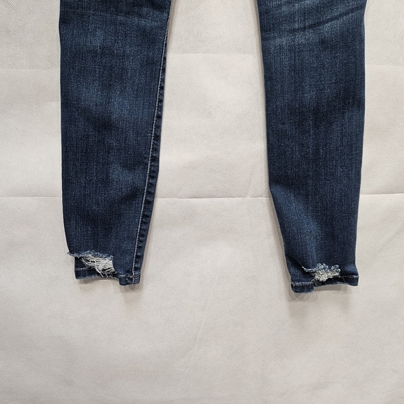 Judy Blue Skinny Fit Distressed Medium Wash Blue Denim Jeans Size 1/25 - Picture 4 of 7